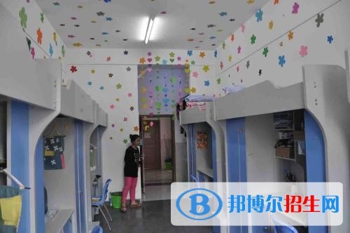 石家莊現(xiàn)代經貿中等專業(yè)學校宿舍條件