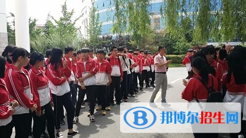 邯鄲藍(lán)天信息工程中專學(xué)校2018年報(bào)名條件、招生對(duì)象
