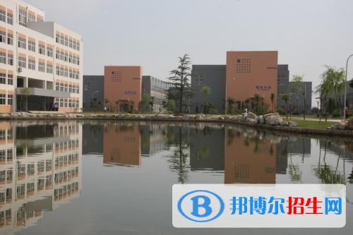 廊坊食品工程學(xué)校2018年報(bào)名條件、招生對(duì)象