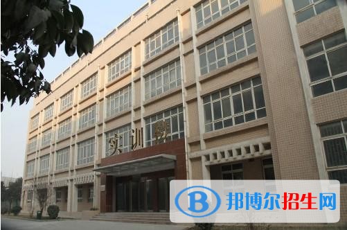 東營(yíng)商業(yè)技工學(xué)校2018年報(bào)名條件、招生對(duì)象
