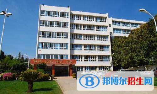大理職高和中專學校有哪些區(qū)別