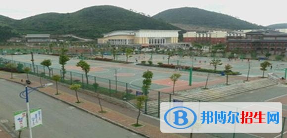 黔南民族衛(wèi)生學(xué)校師資力量，辦學(xué)特色