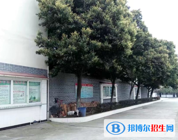 成都莊園機(jī)電職業(yè)技術(shù)學(xué)校