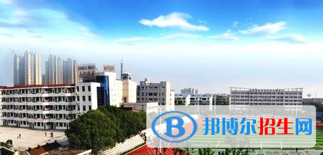 長(zhǎng)沙大專與中專的區(qū)別