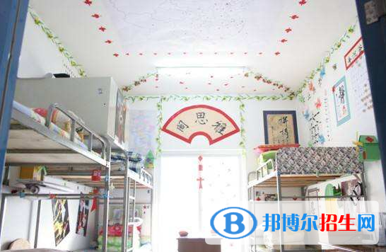 十堰醫(yī)藥衛(wèi)生學校ss