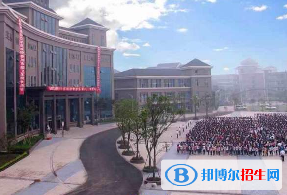 重慶醫(yī)科學(xué)校2020年報名條件、招生要求、招生對象
