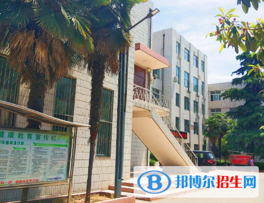 河南平頂山外國(guó)語學(xué)校2021年有哪些專業(yè)