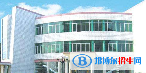 玉林華港中等職業(yè)技術學校2020年報名條件、招生要求、招生對象 