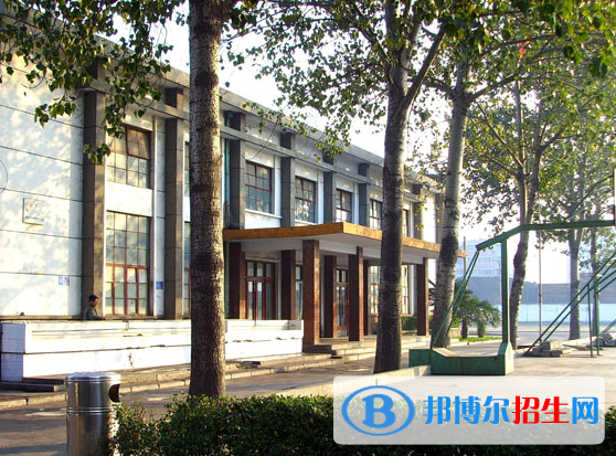 河南工業(yè)科技學(xué)校2021年報名條件、招生要求、招生對象