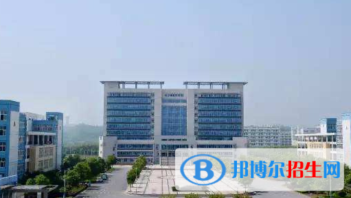 江西醫(yī)學(xué)高等?？茖W(xué)校地址在哪里