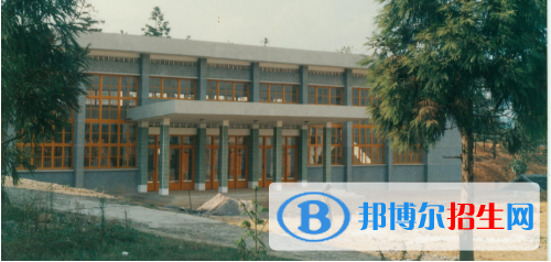 貴陽經濟貿易中等專業(yè)學校2020年學費、收費多少