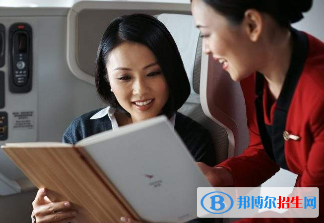 湖北2020年初中生可以讀什么航空服務學校