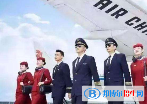 湖北2020年初中生考什么航空服務學校