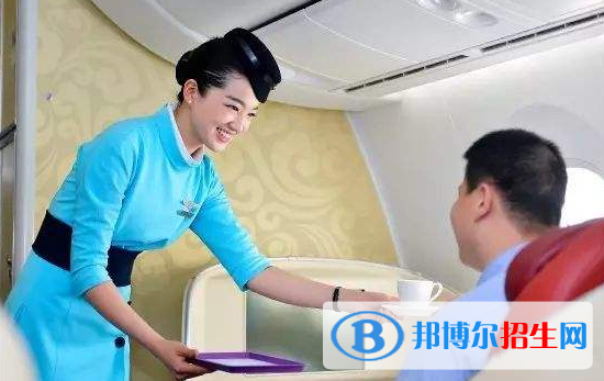 湖北2021年讀航空服務(wù)學(xué)校要多少錢