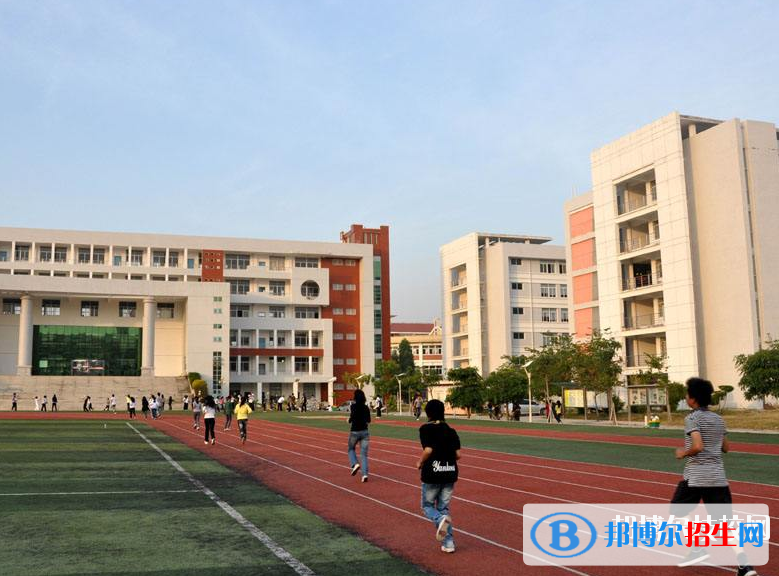 重慶市青山工業(yè)技工學校怎么樣、好不好