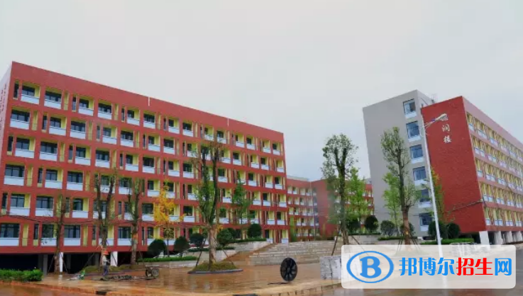 昭通衛(wèi)生職業(yè)學(xué)院五年制大專(zhuān)2021年學(xué)費(fèi)、收費(fèi)多少