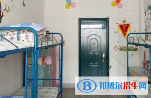 鎮(zhèn)遠中等職業(yè)學(xué)校2022年宿舍條件