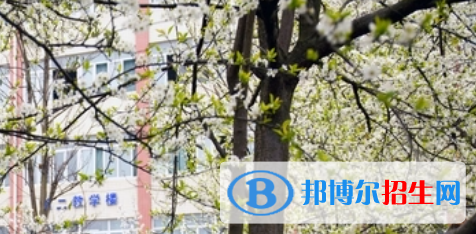 成都鐵路工程學(xué)校2022年學(xué)費(fèi)、收費(fèi)多少