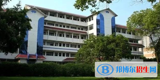 四川2022年讀汽修學校要多少錢