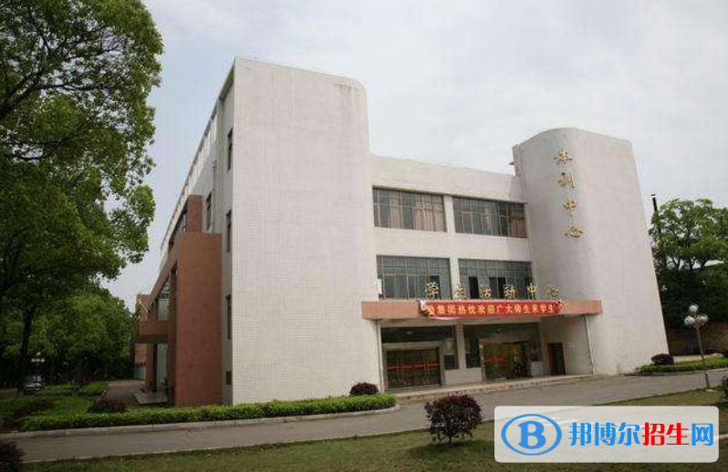 重慶萬(wàn)州商貿(mào)中等專(zhuān)業(yè)學(xué)校2022年報(bào)名條件、招生要求、招生對(duì)象