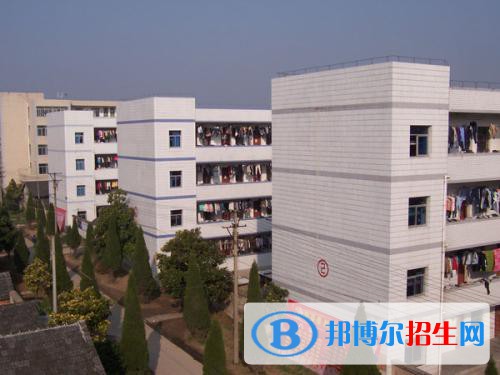 迪慶州民族中等專業(yè)學校2022年報名條件、招生要求、招生對象