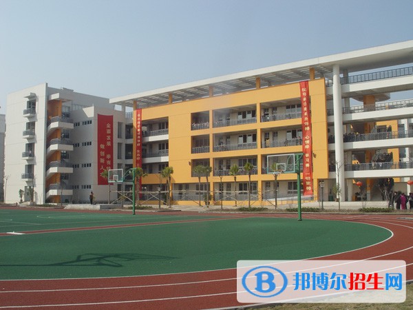 昆明財經(jīng)管理專修學(xué)校2022年學(xué)費收費多少
