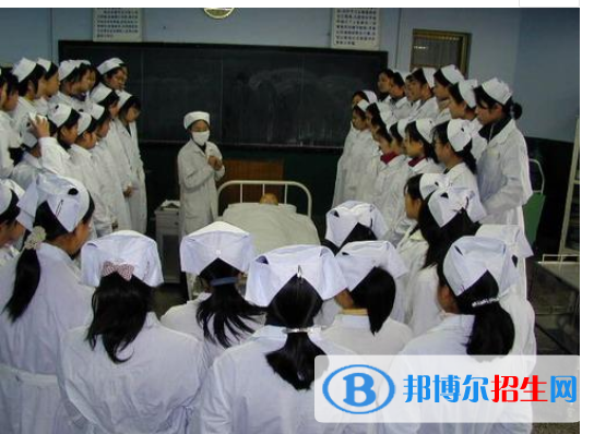 云南省普洱衛(wèi)生學校2022年報名條件、招生要求、招生對象