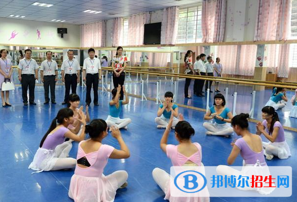 河北2022年幼師學校好還是大專好
