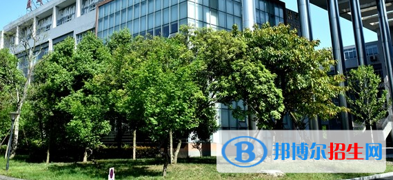成都技師學院2022年學費、收費多少