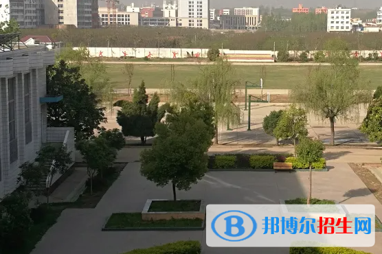 內(nèi)鄉(xiāng)縣職業(yè)中等專業(yè)學(xué)校2022年學(xué)費、收費多少
