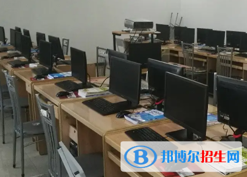 石家莊2023年現(xiàn)在讀計算機(jī)學(xué)校什么專業(yè)好