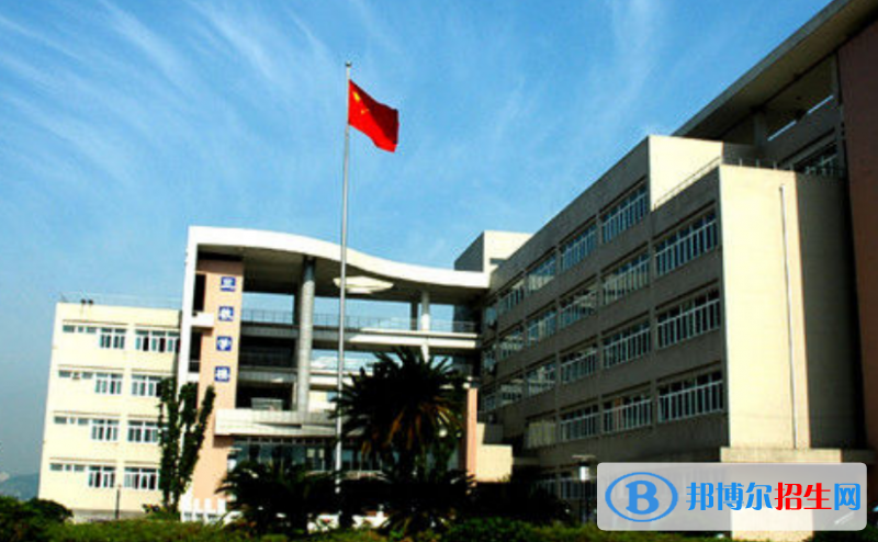西南政法大學(xué)是幾本？是985和211嗎？