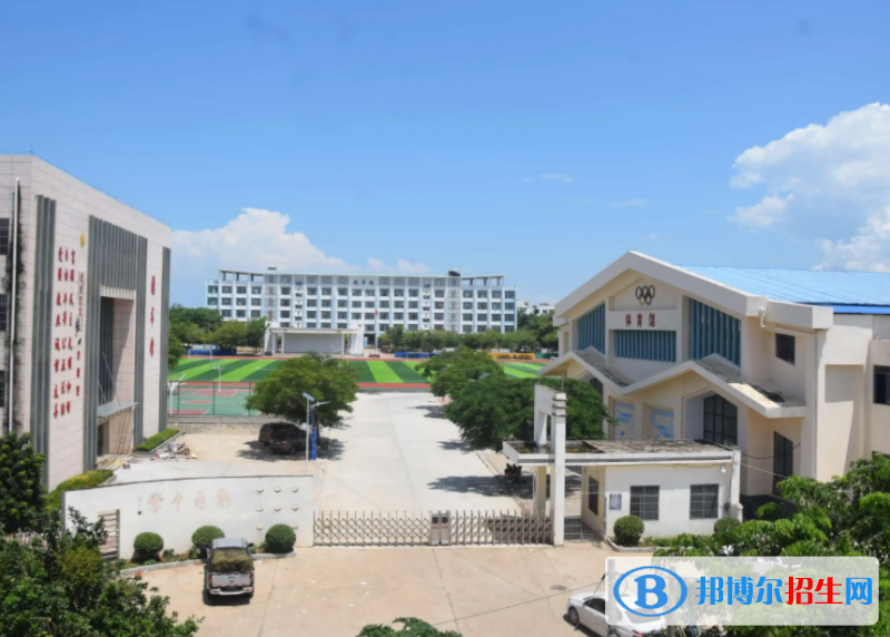 2023臨高縣新盈中學(xué)多少錢(學(xué)費(fèi)明細(xì))