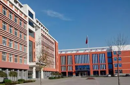 商河縣職業(yè)中等專業(yè)學校地址，乘車路線